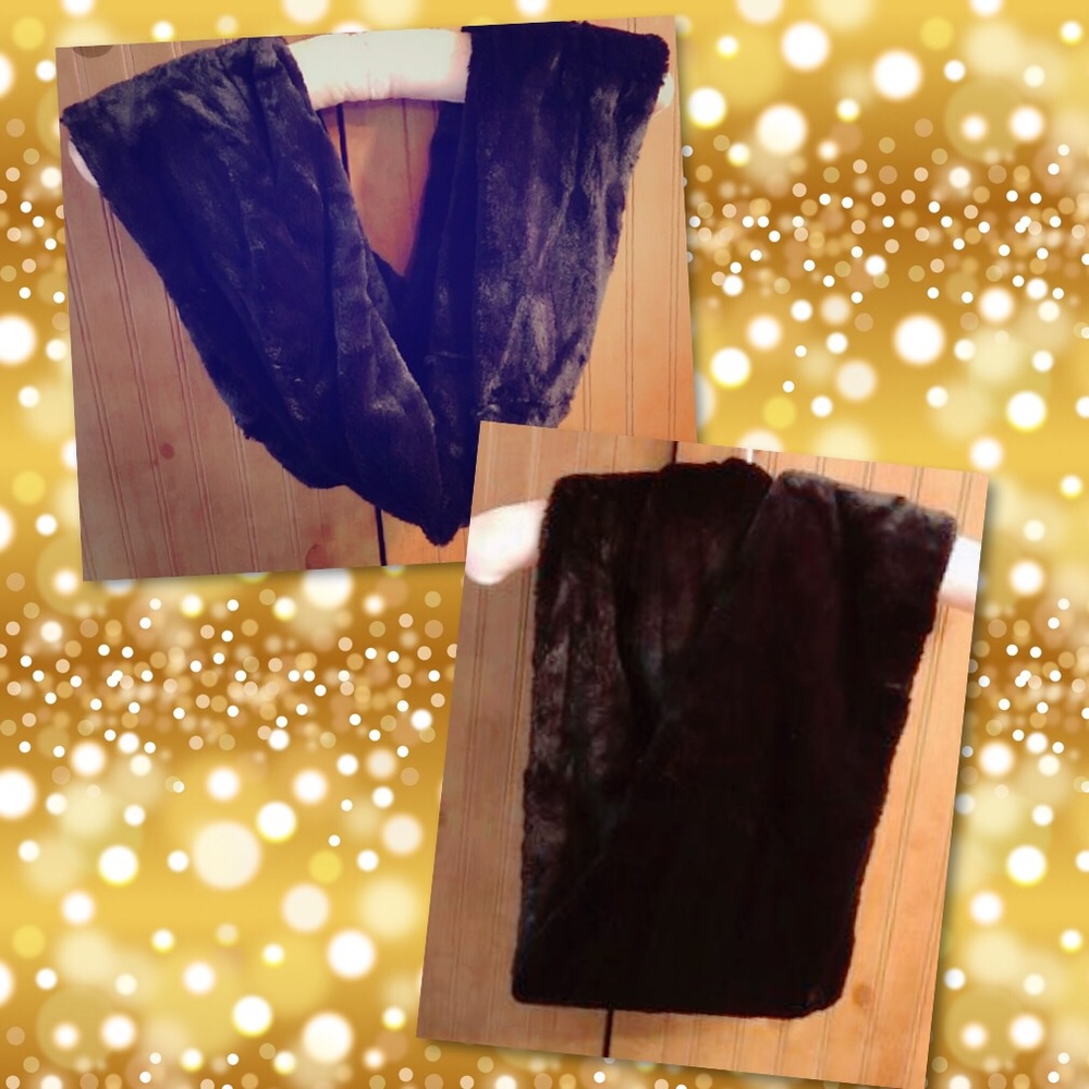 🧣West Loop - Faux Fur Infinity Scarf🧣